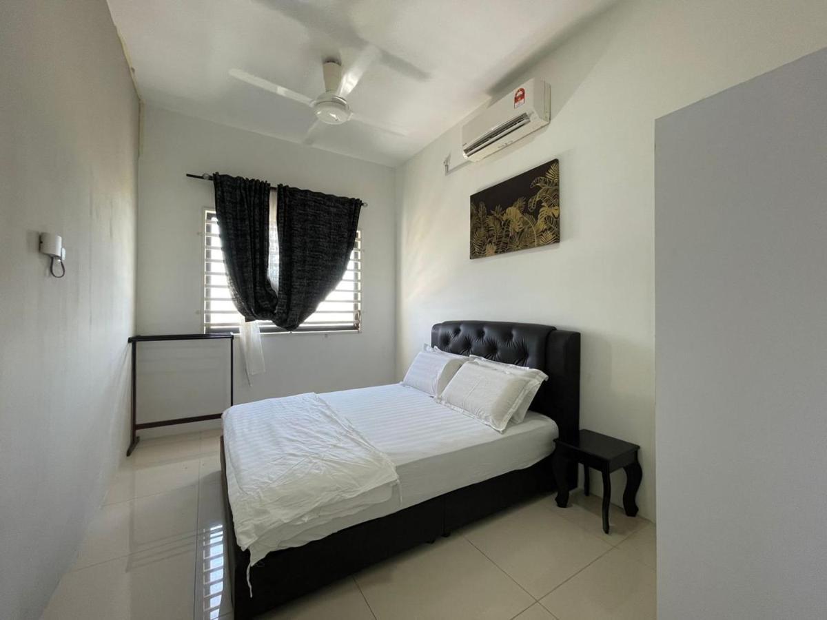 1000m² 3 slaapkamer, 2 privé badkamer Appartement in Batu Burok Kuala Terengganu Buitenkant foto